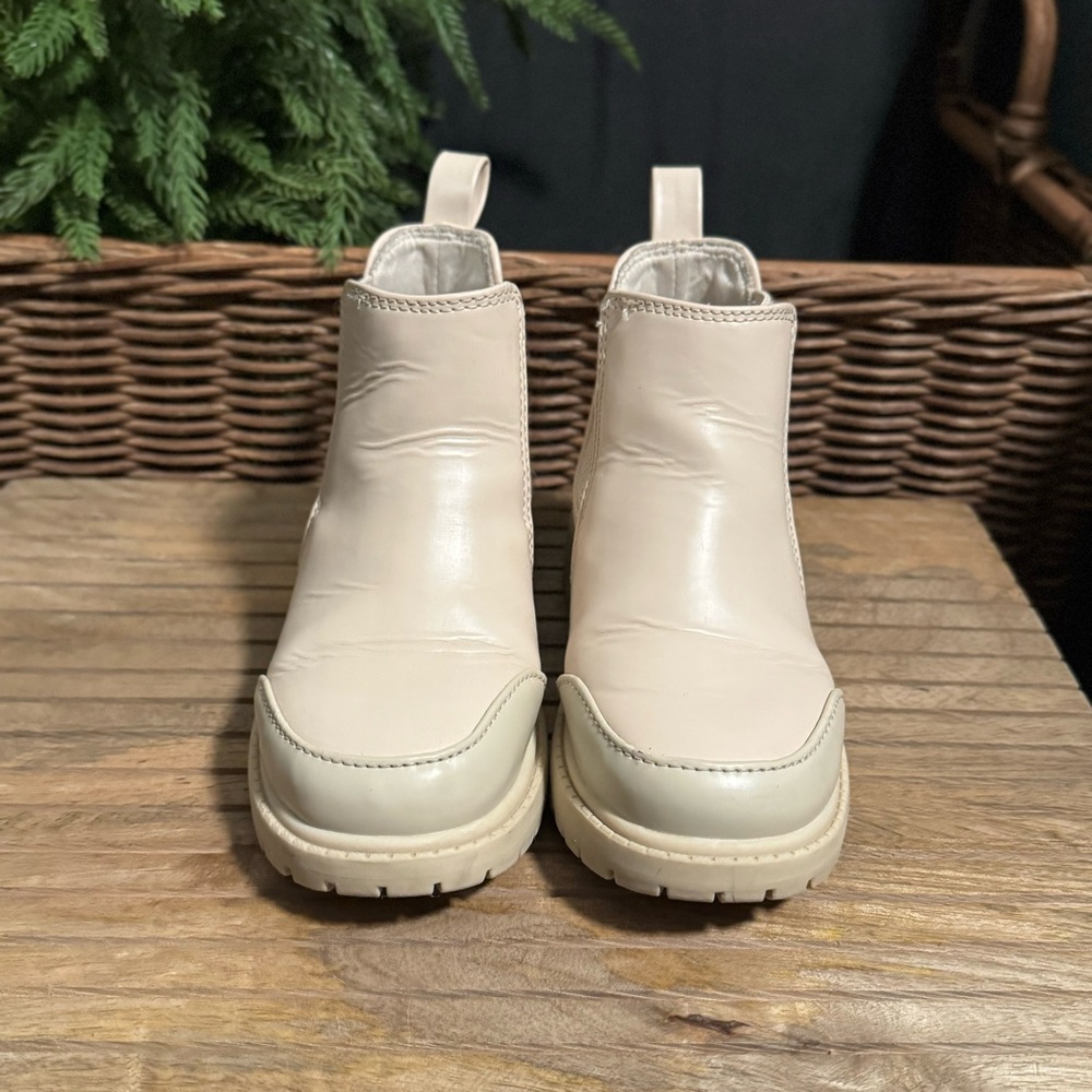 Old Navy Cream Kids Boots